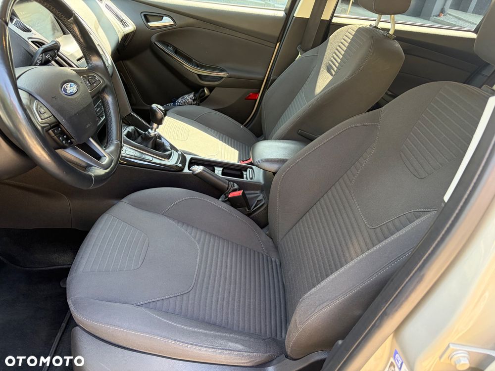 Ford Focus - 26