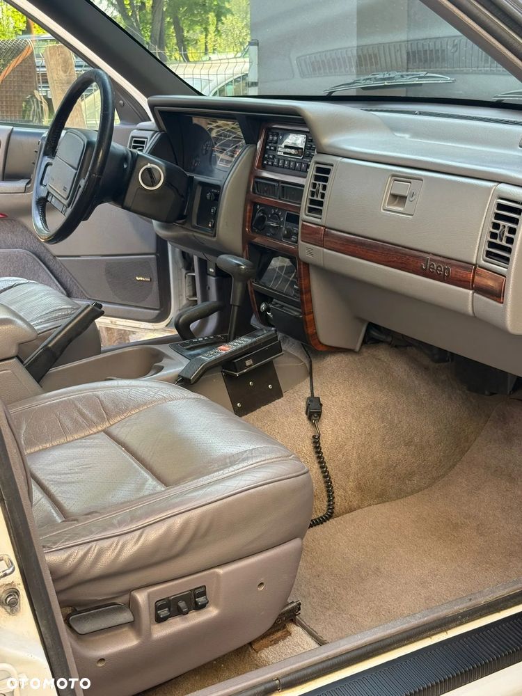 Jeep Cherokee 4.0 Limited - 8