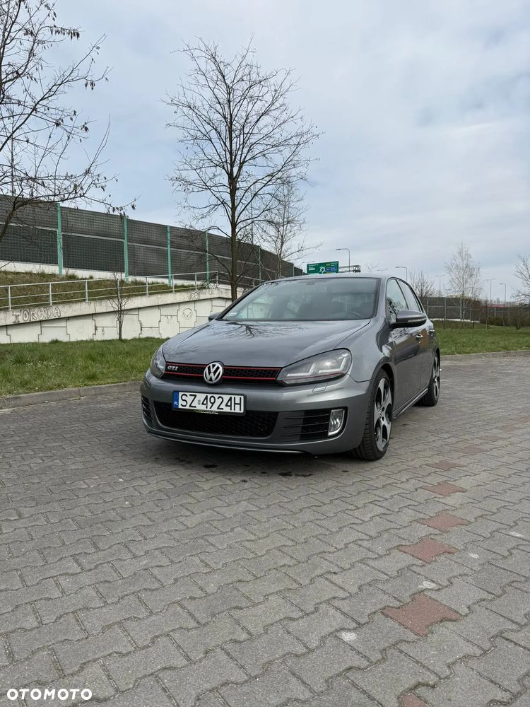 Volkswagen Golf 2.0 GTI - 2