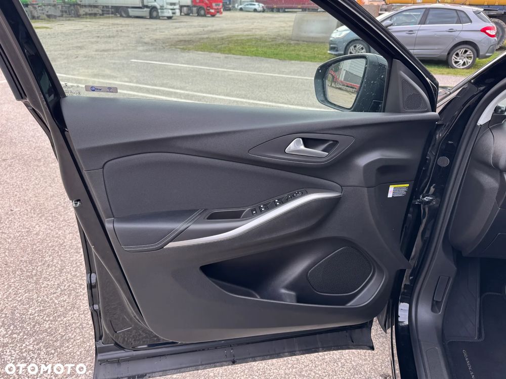 Opel Grandland X 1.2 Start/Stop Edition - 24