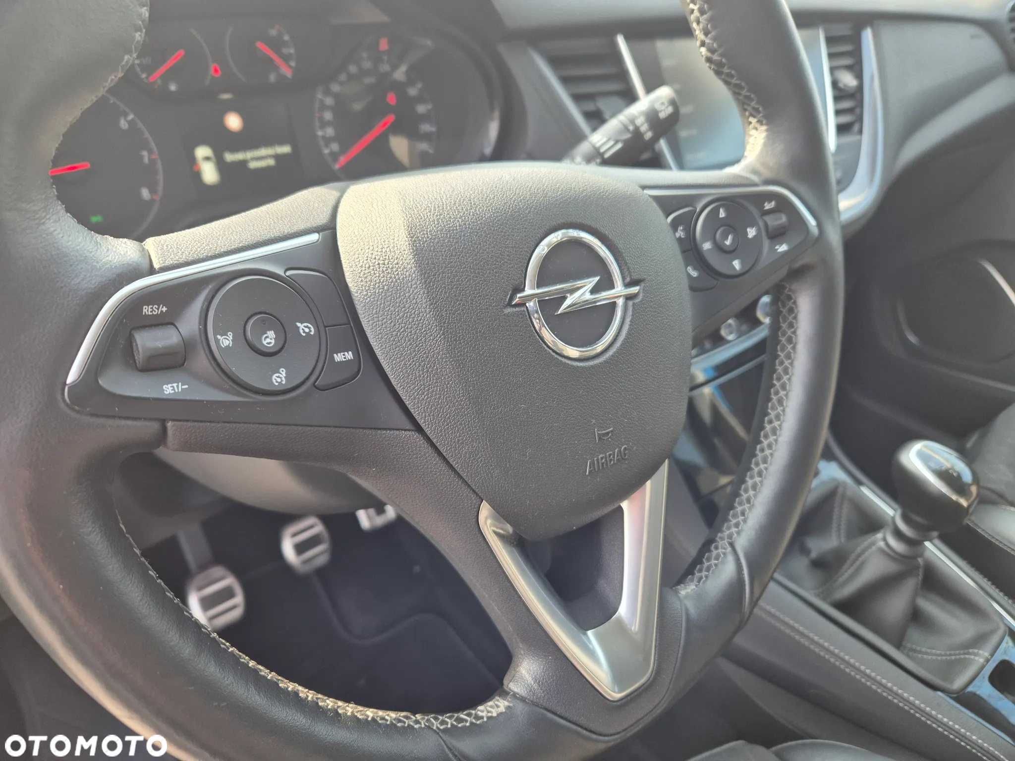 Opel Grandland X 1.2 T GPF Design Line S&S - 16