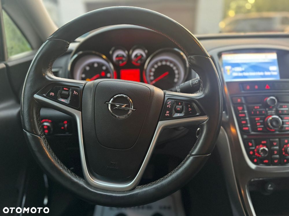 Opel Astra 2.0 CDTI Cosmo - 26