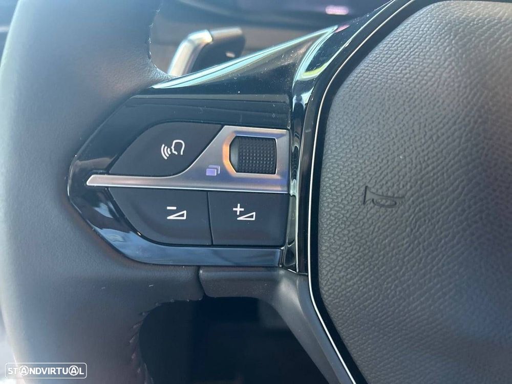 Peugeot 208 1.2 Hybrid Allure e-DCS6 - 15