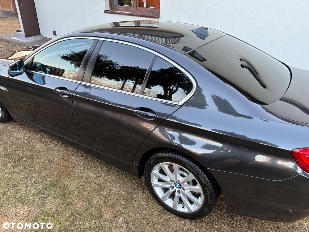 BMW Seria 5 525d - 16