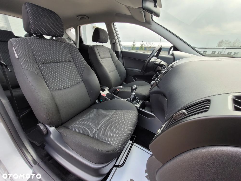 Hyundai i30 1.4 Blue Comfort - 18