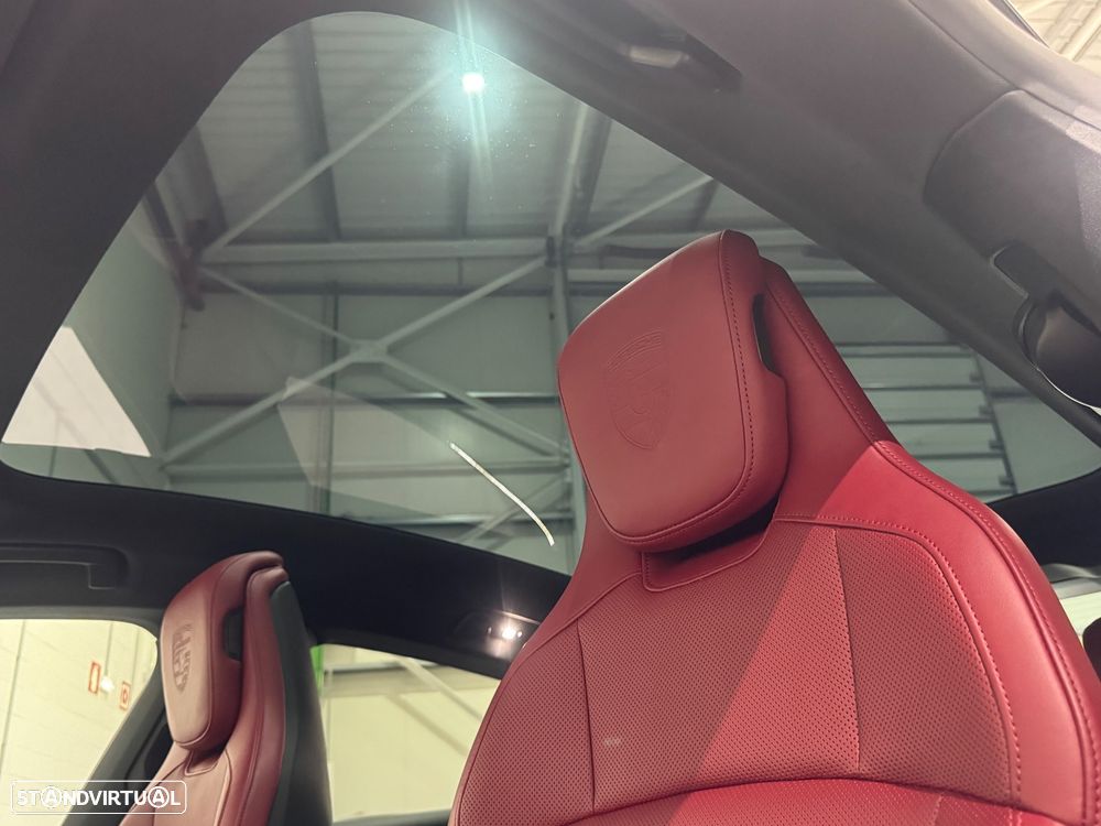 Porsche Taycan 4S - 25