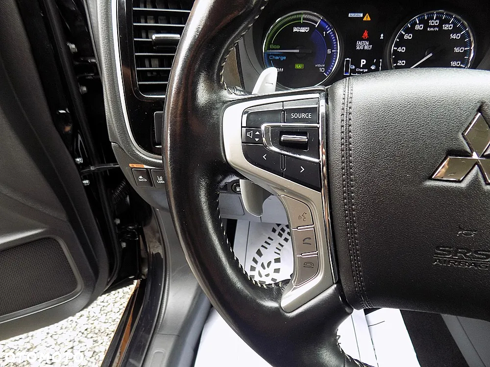 Mitsubishi Outlander 2.4 4WD Plug-In Hybrid Top - 14