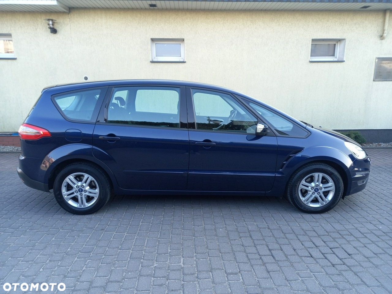 Ford S-Max - 12
