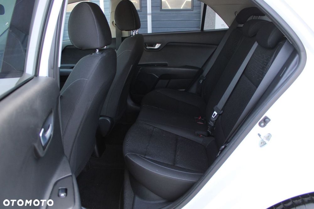 Kia Rio - 22