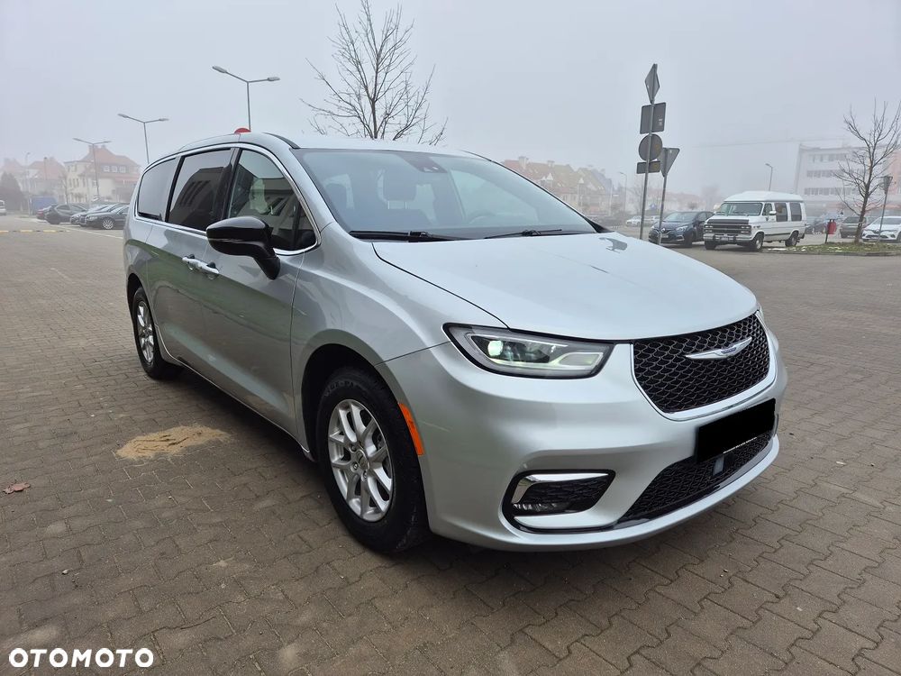 Chrysler Pacifica - 3