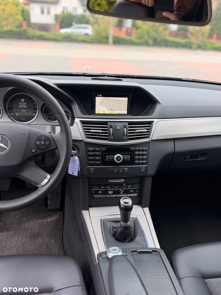 Mercedes-Benz Klasa E ver-200-cgi-blueefficiency-avantgarde - 10