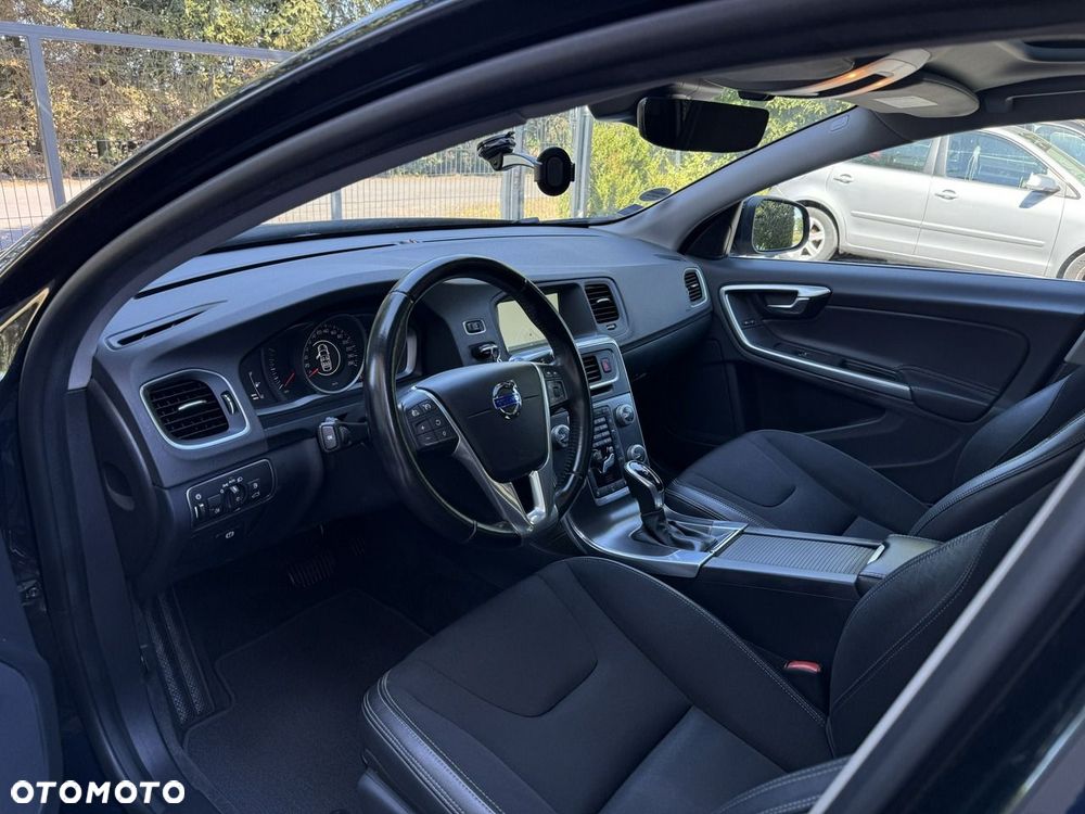 Volvo V60 T3 Geartronic Momentum - 5