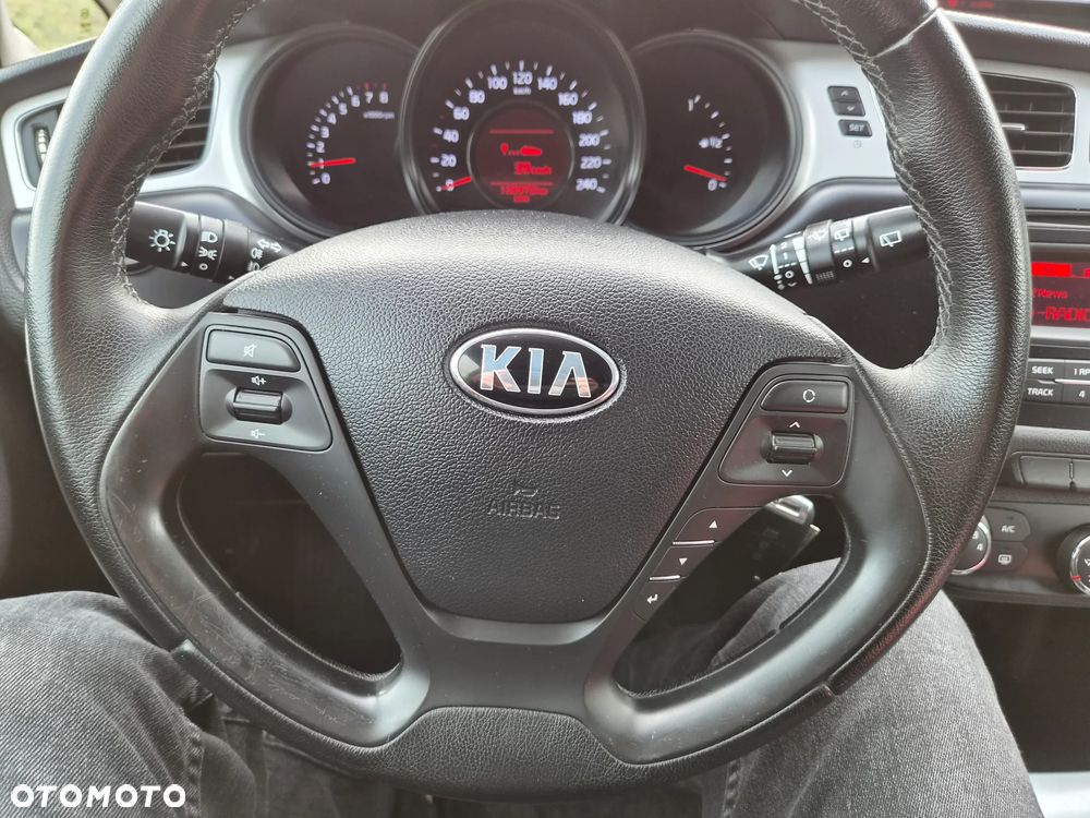 Kia Ceed 1.4 CVVT Attract - 16