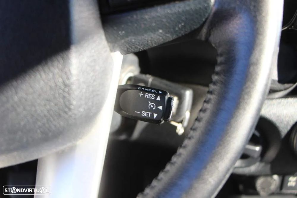 Toyota Hilux 2.4 D-4D 4WD CE Trial - 8