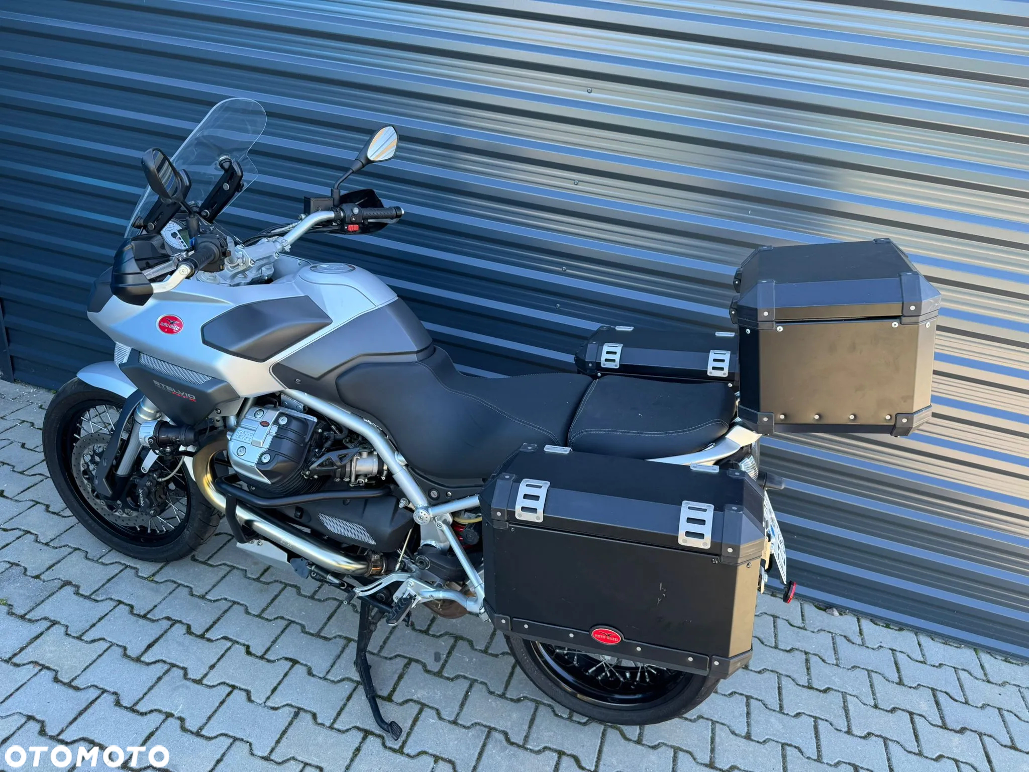 Moto Guzzi Stelvio - 7