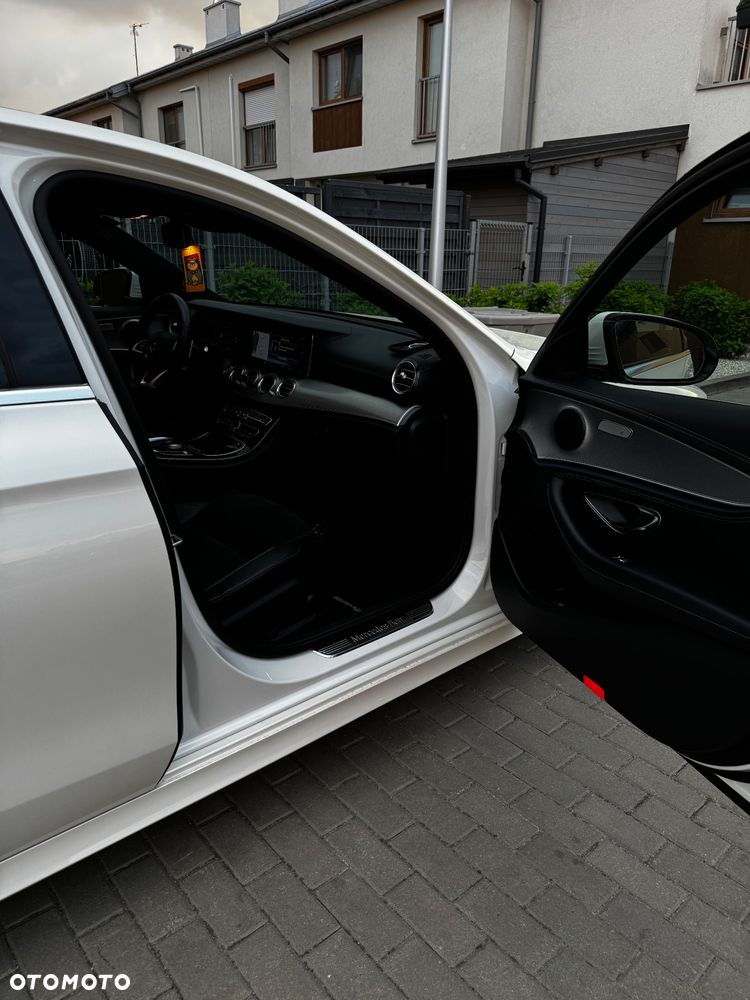Mercedes-Benz Klasa E 220 d 4-Matic 9G-TRONIC - 9