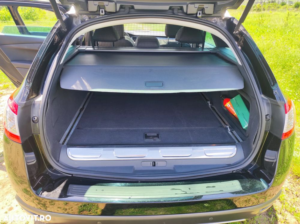 Peugeot 508 RXH Hybrid4 - 36