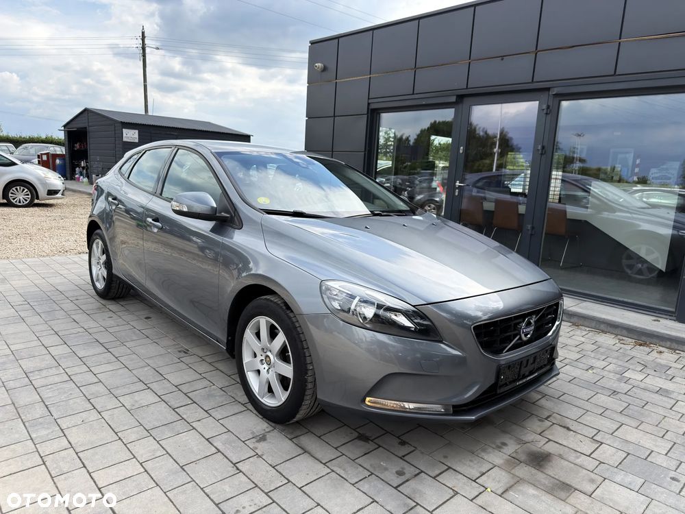 Volvo V40 D2 R-Design Momentum - 1