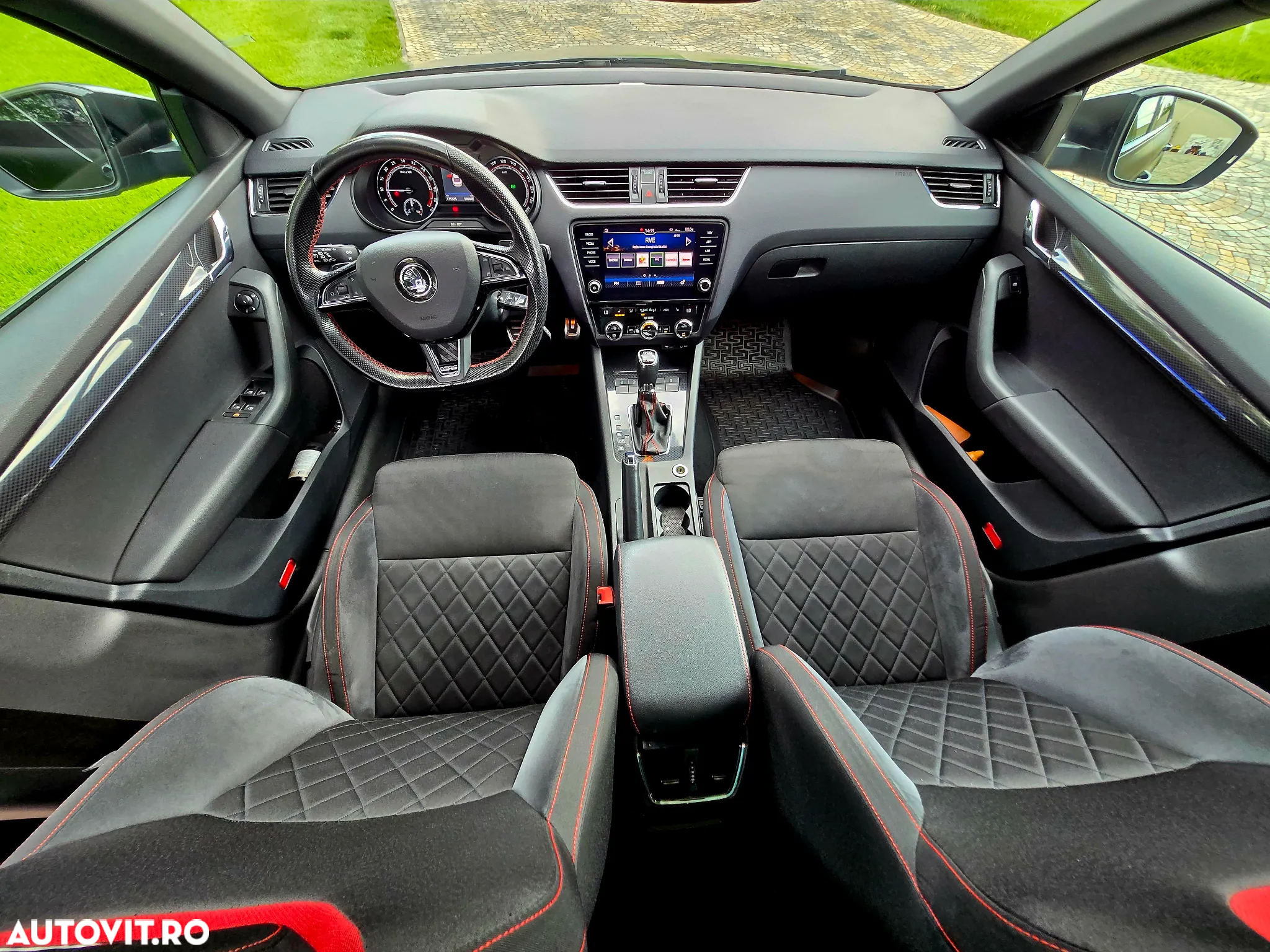 Skoda Octavia 2.0 TDI DSG RS - 8