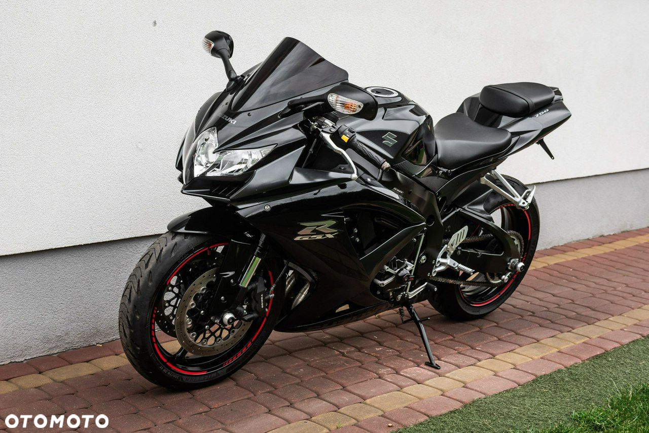 Suzuki GSX-R - 6