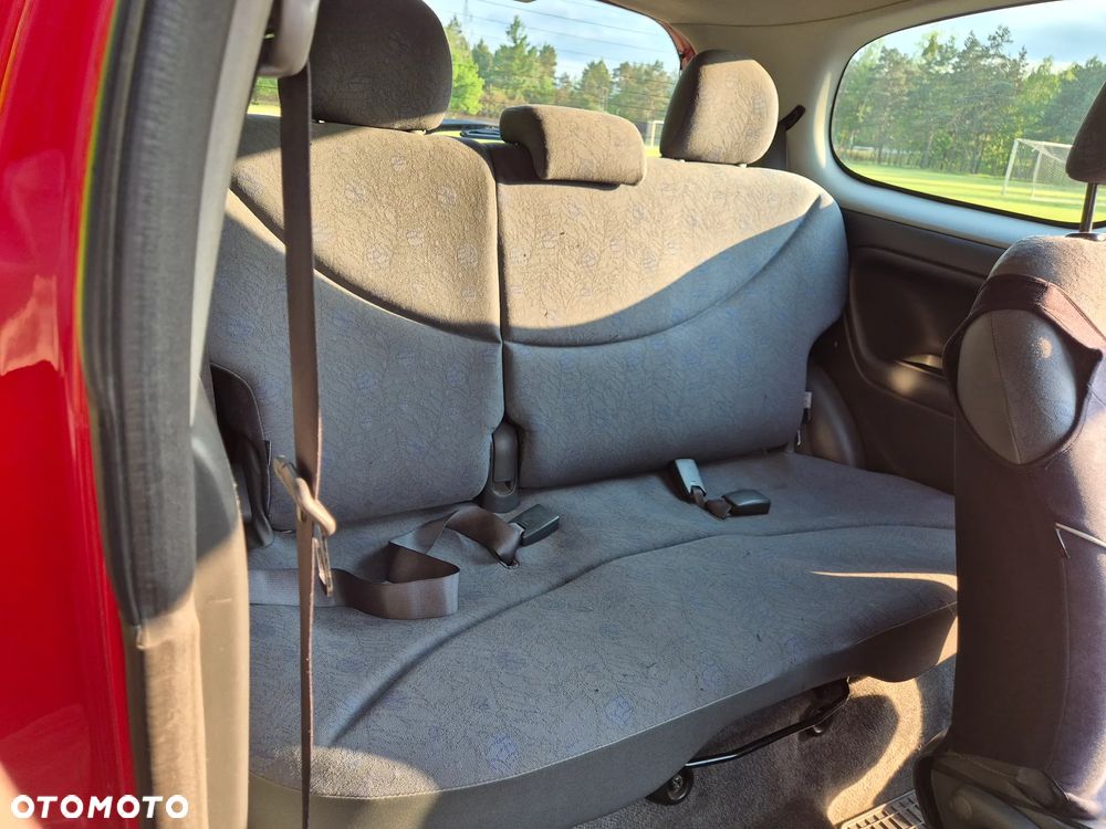Toyota Yaris 1.0 Terra - 17
