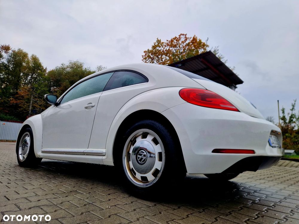 Volkswagen Beetle The 1.6 TDI DPF DSG - 12