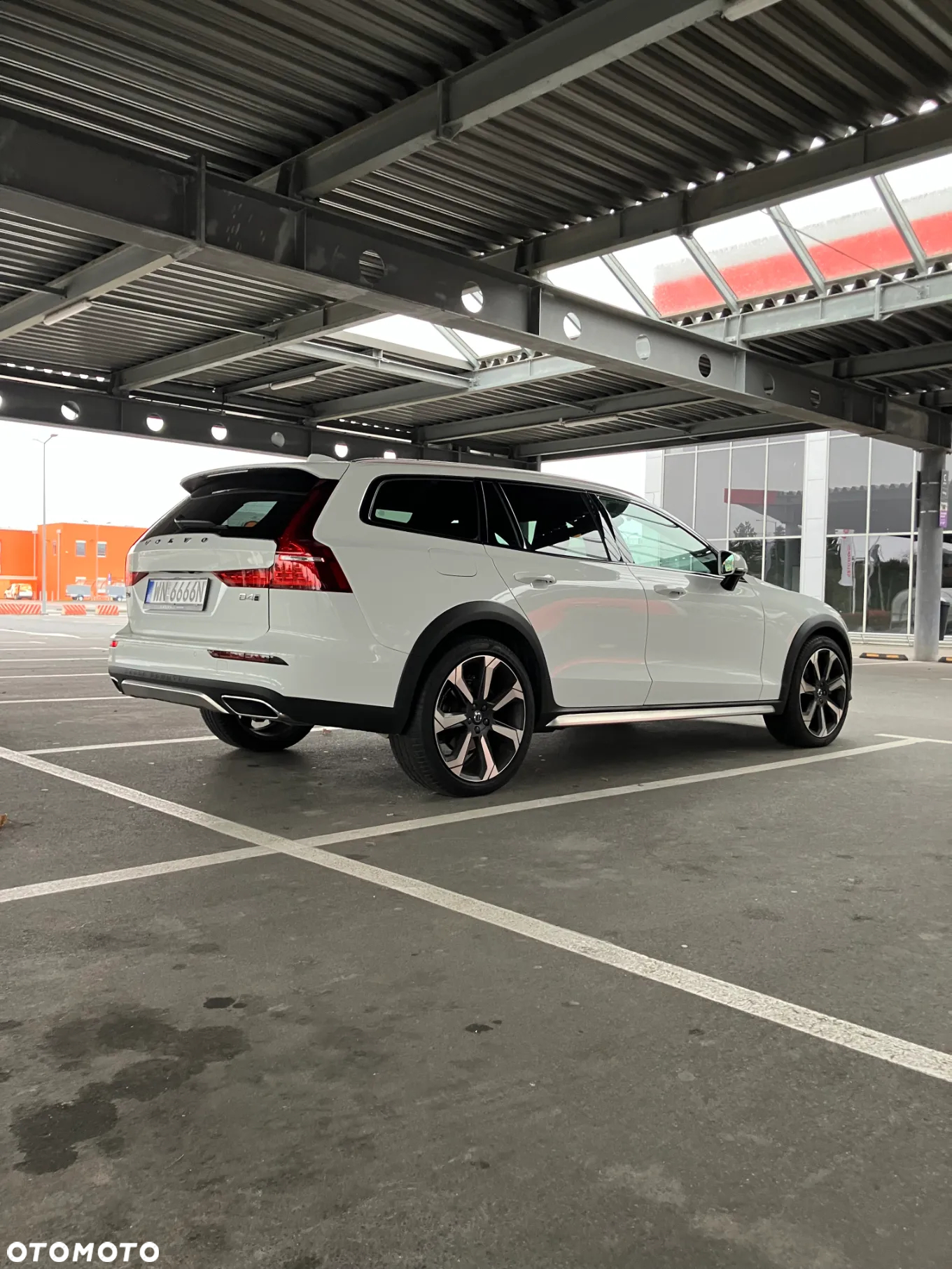 Volvo V60 Cross Country - 6