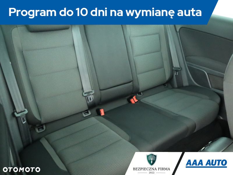 Volkswagen Golf - 8