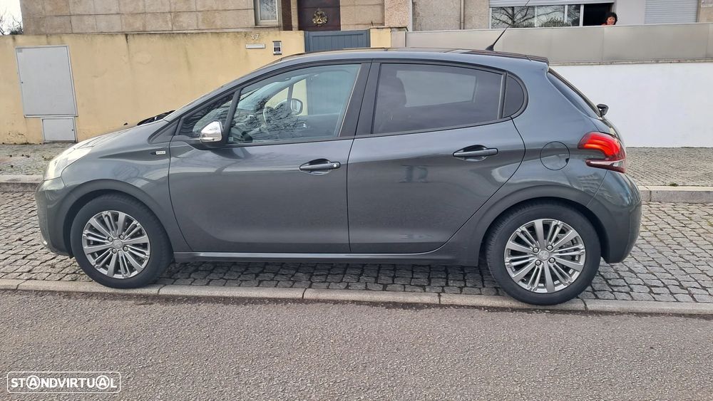 Peugeot 208 1.2 PureTech Style - 5