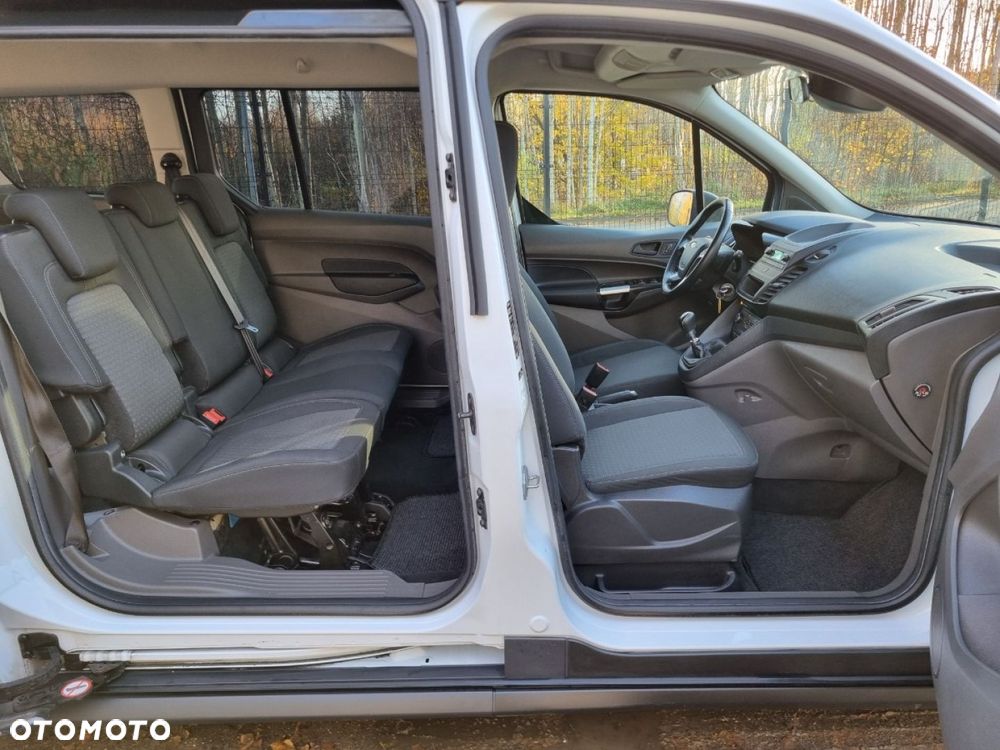 Ford Tourneo Connect Grand - 23