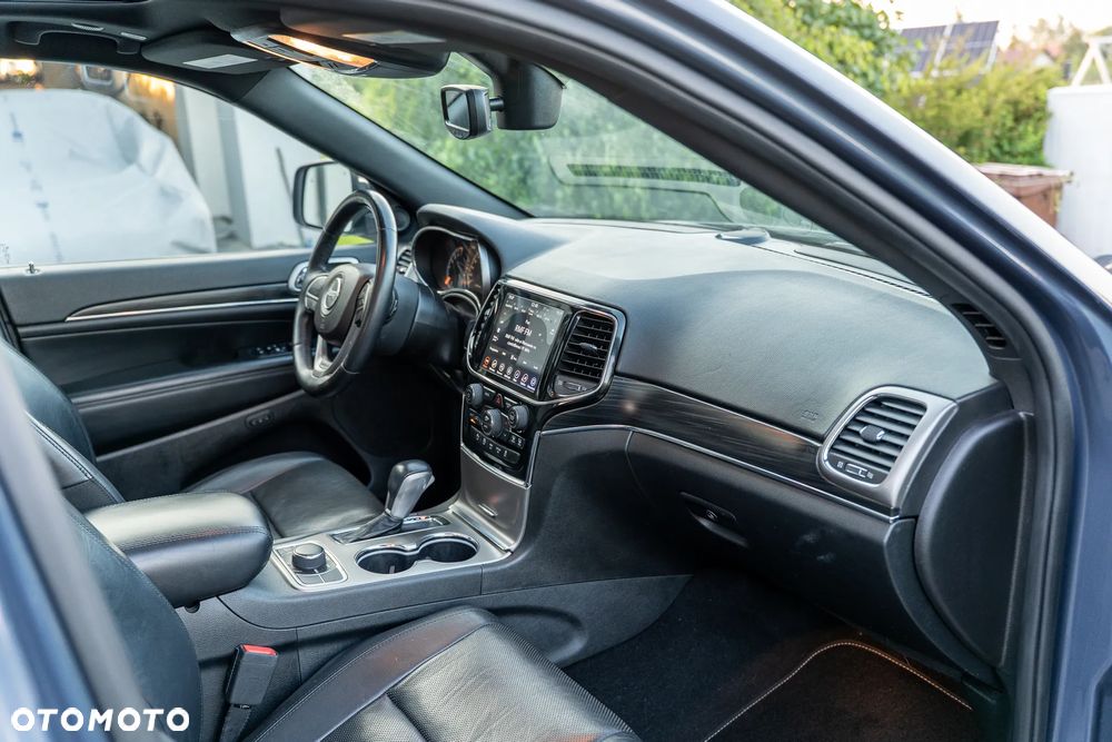 Jeep Grand Cherokee - 13