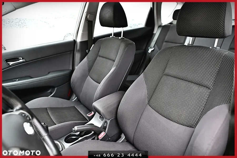 Hyundai i30 1.6 CRDI blue Comfort - 21