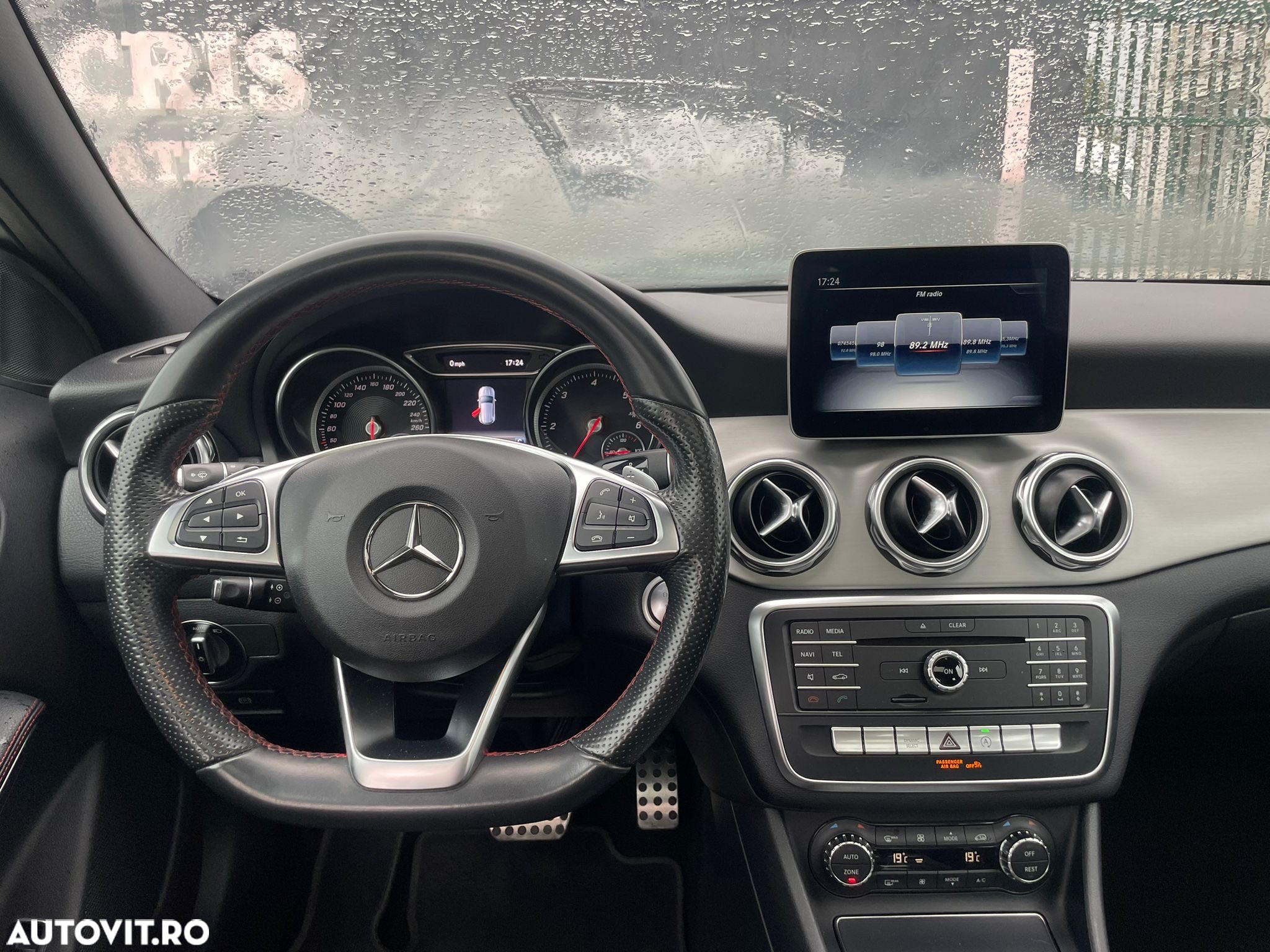 Mercedes-Benz GLA 200 d Aut. - 10