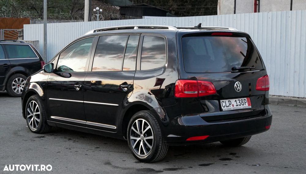 Volkswagen Touran - 4