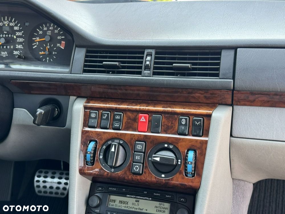 Mercedes-Benz W124 (1984-1993) - 33