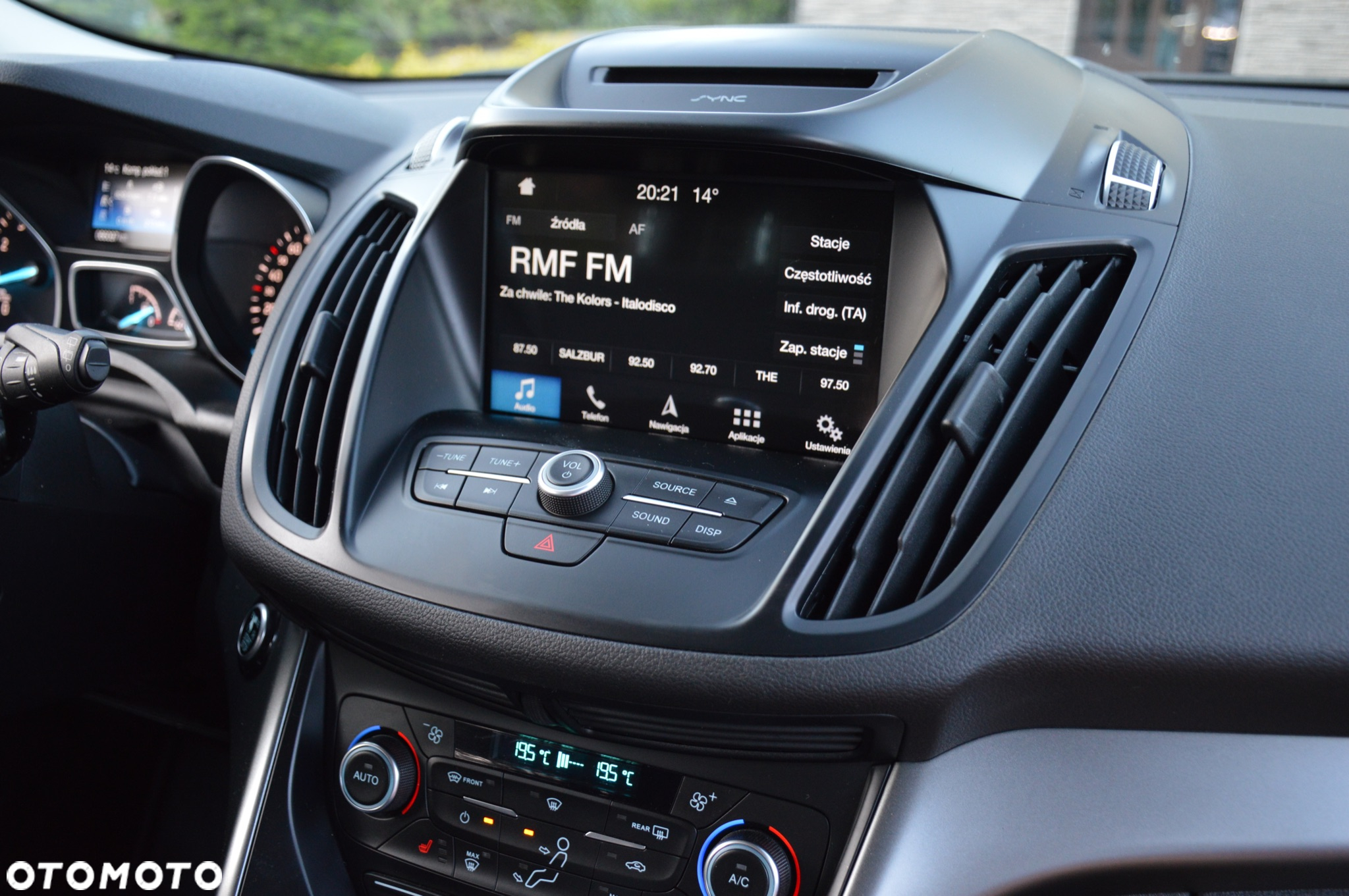 Ford Kuga 1.5 EcoBoost 2x4 Black & Silver - 25