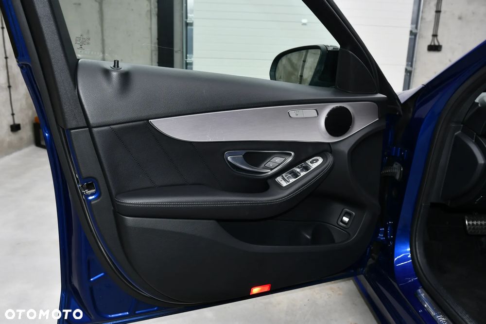 Mercedes-Benz Klasa C 300 d 4MATIC 9G-TRONIC - 14