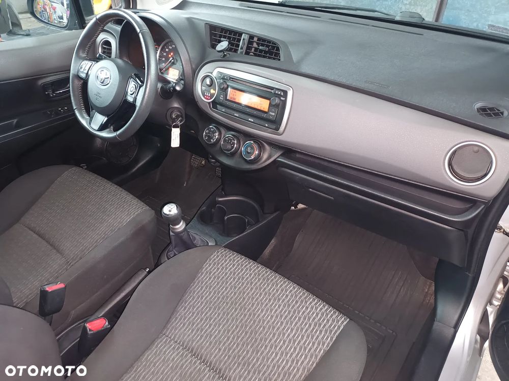 Toyota Yaris - 12