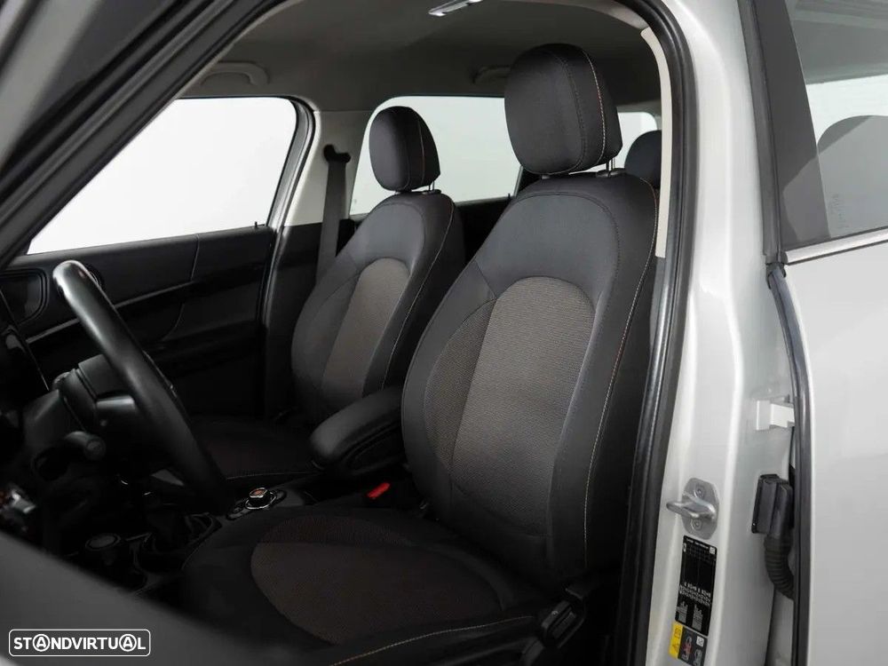 MINI Countryman Cooper SE ALL4 Auto - 6