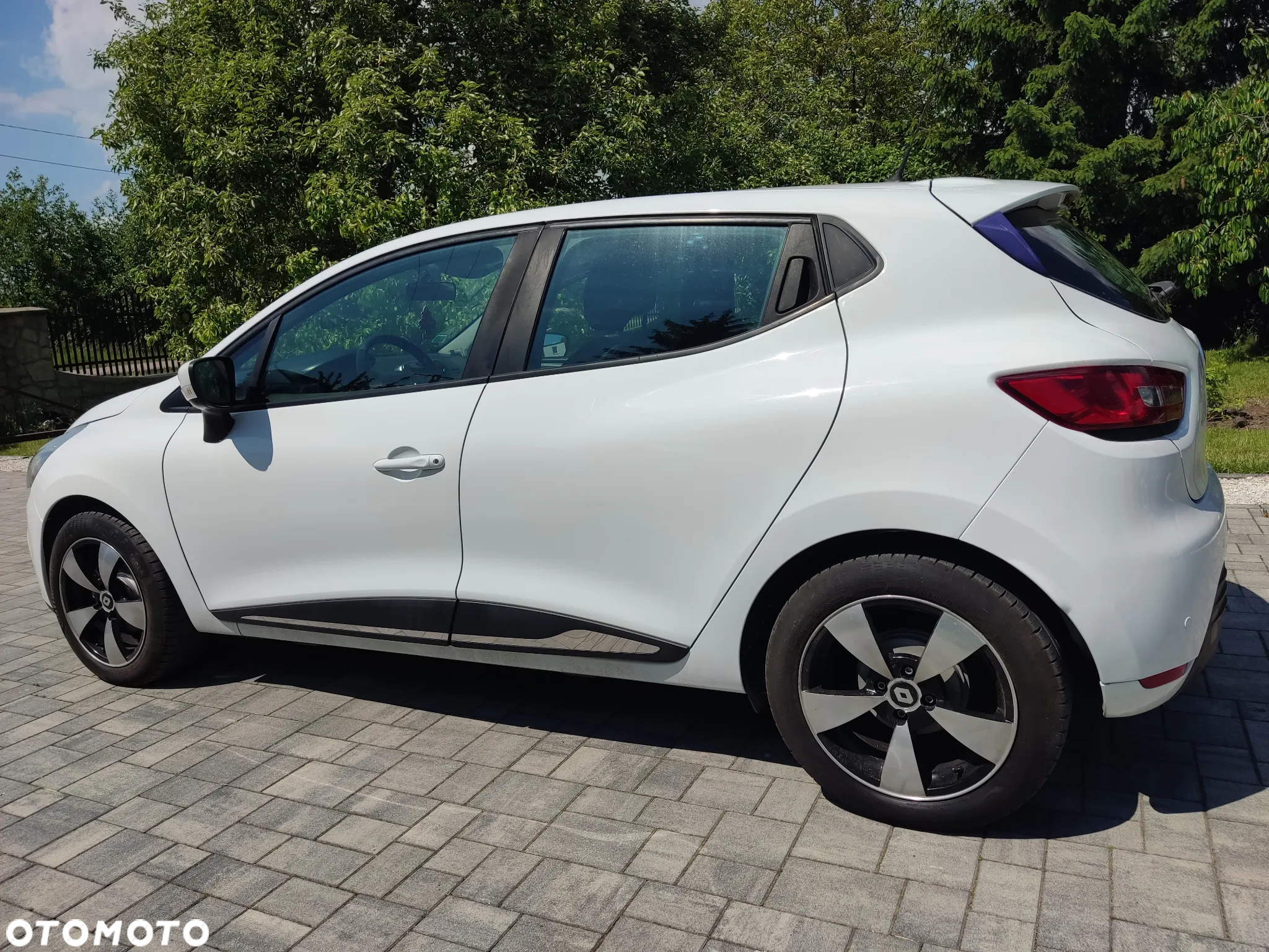Renault Clio dCi 90 Limited - 8
