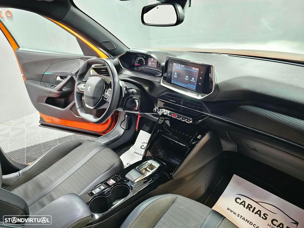 Peugeot 2008 1.2 PureTech Allure EAT8 - 22