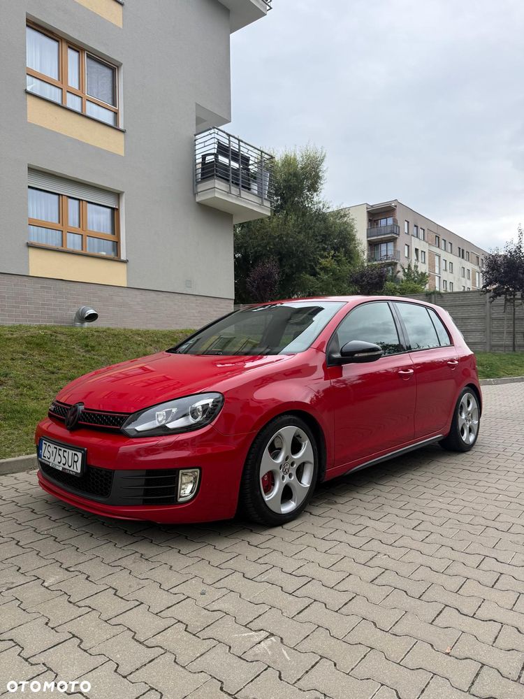 Volkswagen Golf - 2