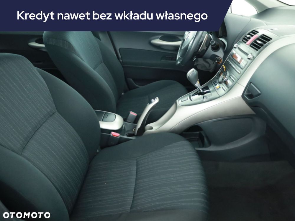 Toyota Auris - 11