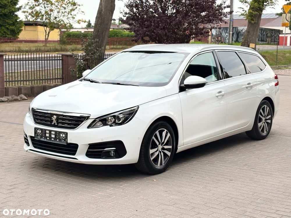 Peugeot 308 1.2 PureTech GPF Allure S&S - 2