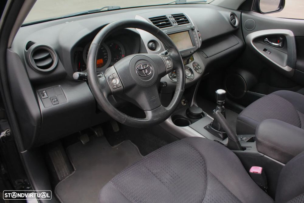Toyota RAV4 2.2 D-4D Cross Sport NAVI - 34