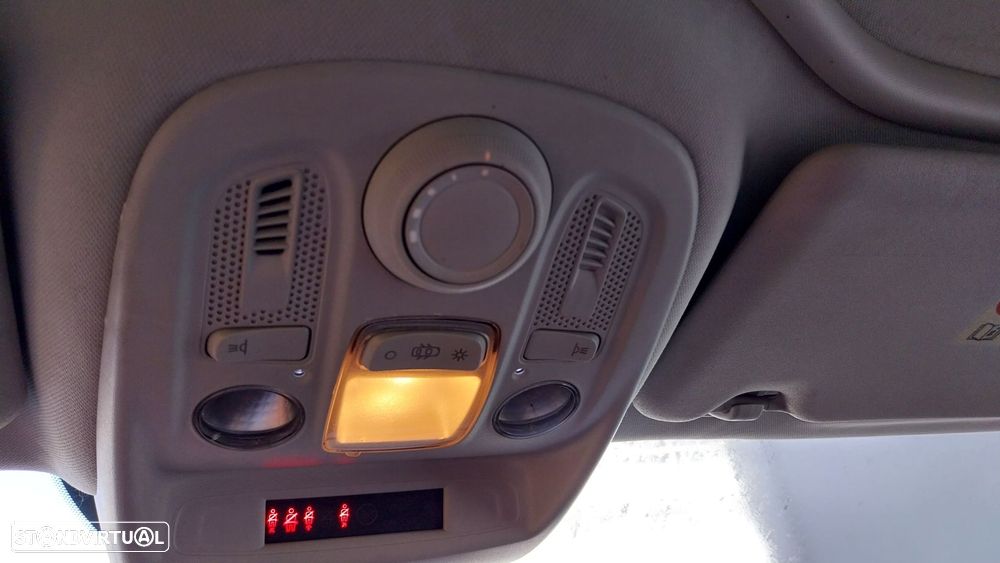 Citroën C4 1.6 e-HDi Exclusive - 9