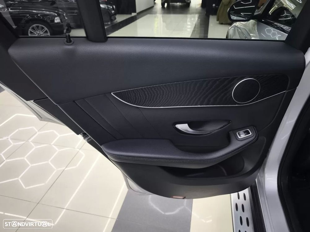 Mercedes-Benz GLC 250 d 4Matic 9G-TRONIC AMG Line - 44