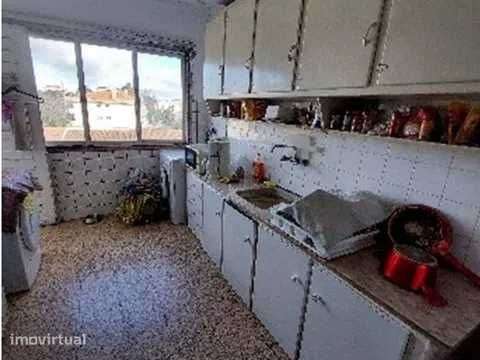 Apartamento t2 à venda na Estrada Mem Martins, 169 *ocupado* - Grande imagem: 3/10