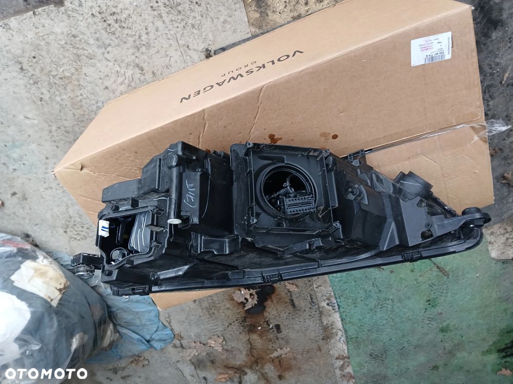 AUDI Q5 lampa prawa przednia 80A 941 034 - 7
