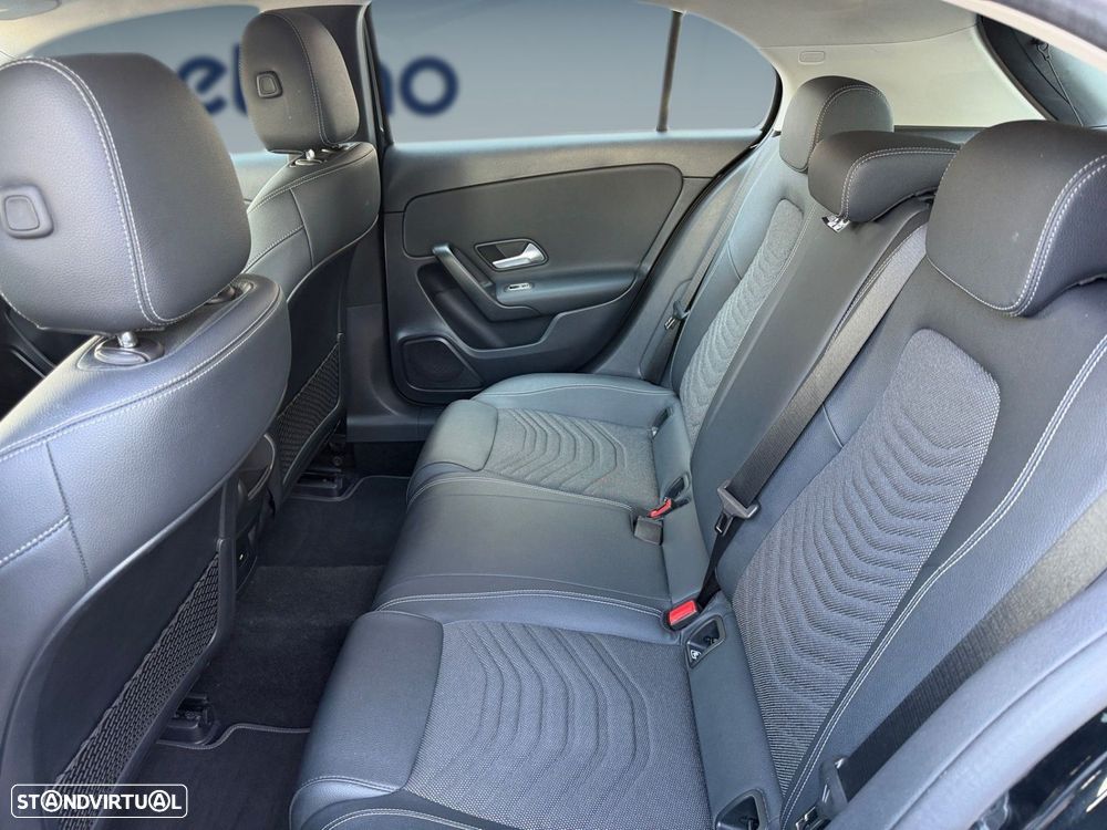 Mercedes-Benz A 200 — fotografia 14